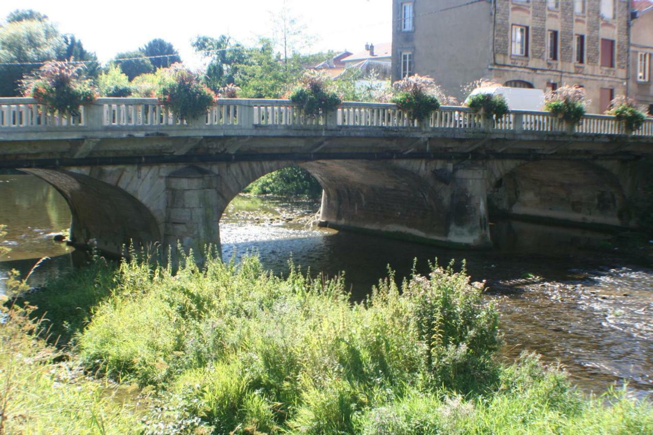 Appartamento Les Ponts De L'Ornain Bar-le-Duc Esterno foto