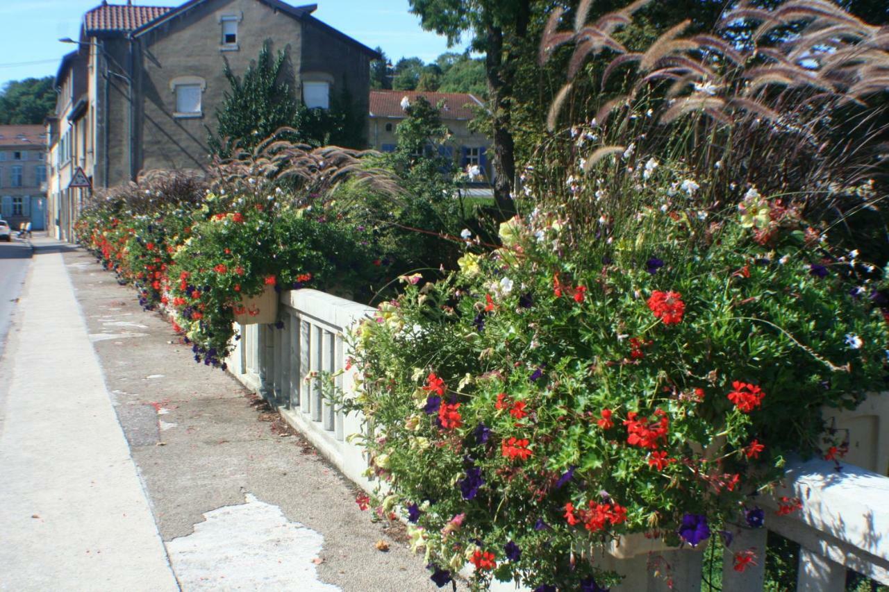 Appartamento Les Ponts De L'Ornain Bar-le-Duc Esterno foto